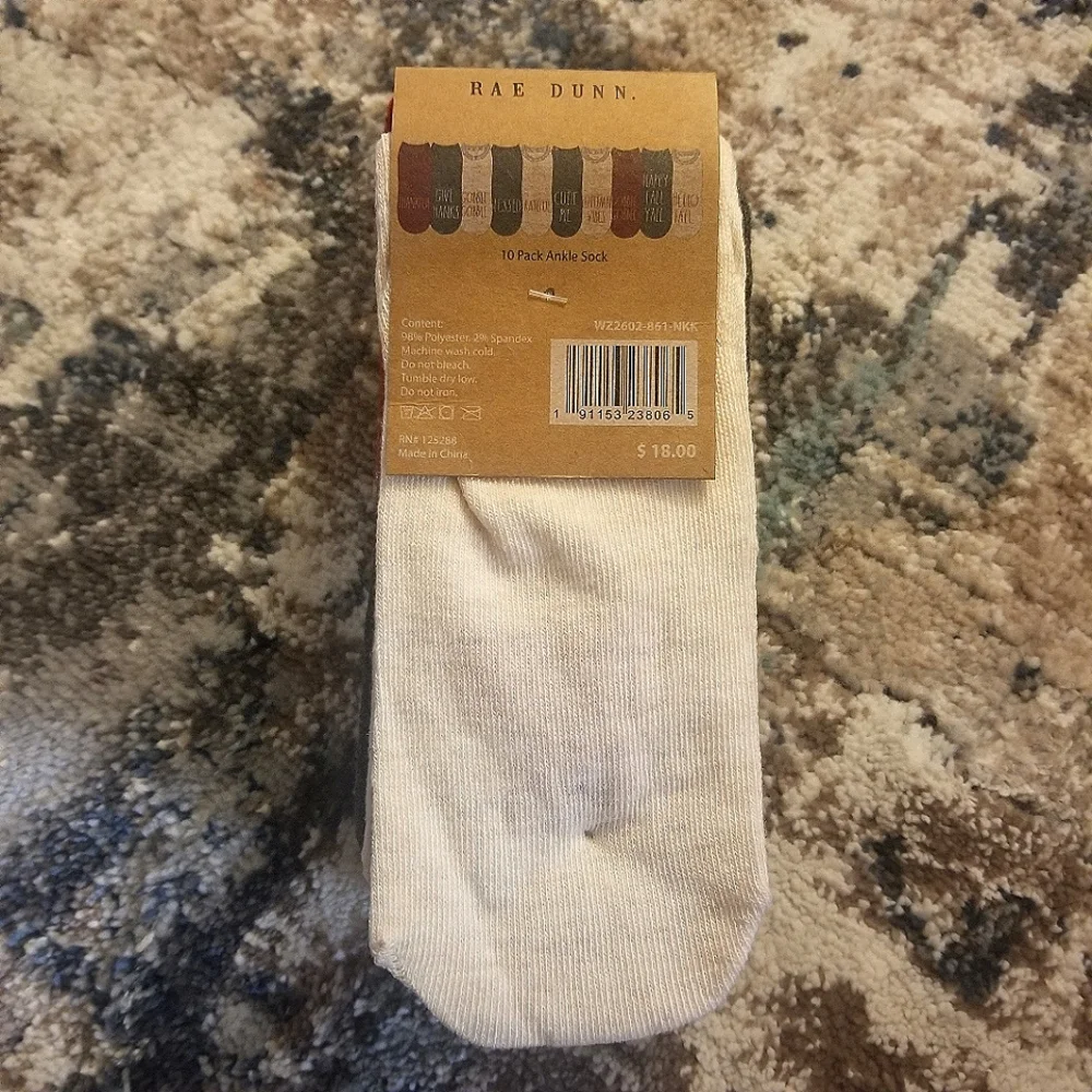 10 Pairs Rae Dunn Holiday Thanksgiving No Show Ankle Socks Shoe Size 5-10 NWT - Picture 3 of 6